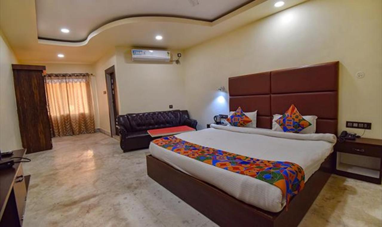 Fabhotel Rr Suites Guwahati Bagian luar foto
