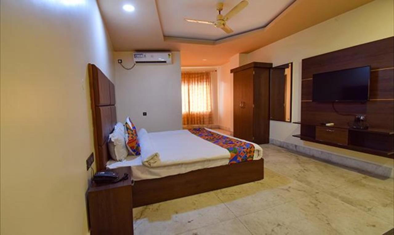Fabhotel Rr Suites Guwahati Bagian luar foto