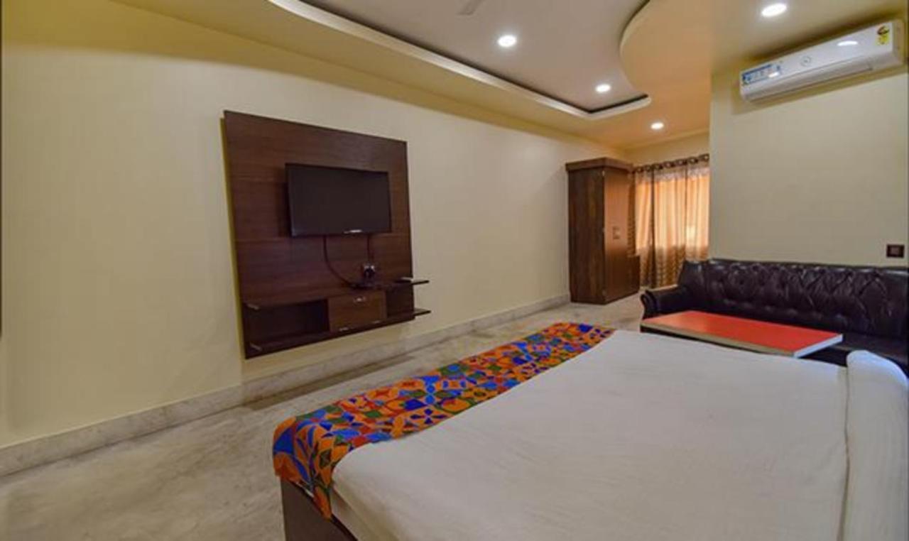 Fabhotel Rr Suites Guwahati Bagian luar foto