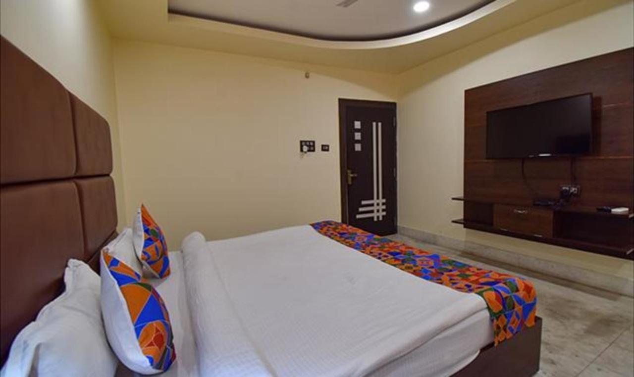 Fabhotel Rr Suites Guwahati Bagian luar foto