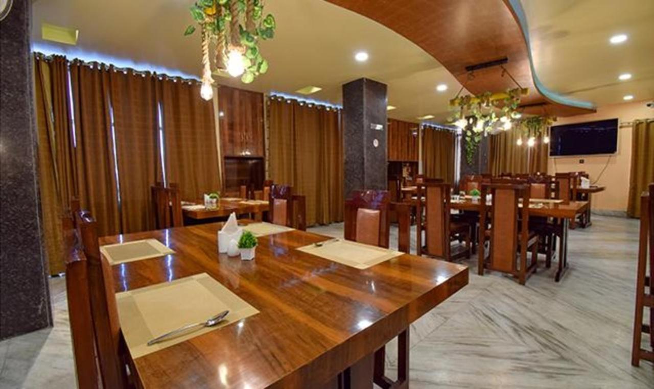 Fabhotel Rr Suites Guwahati Bagian luar foto