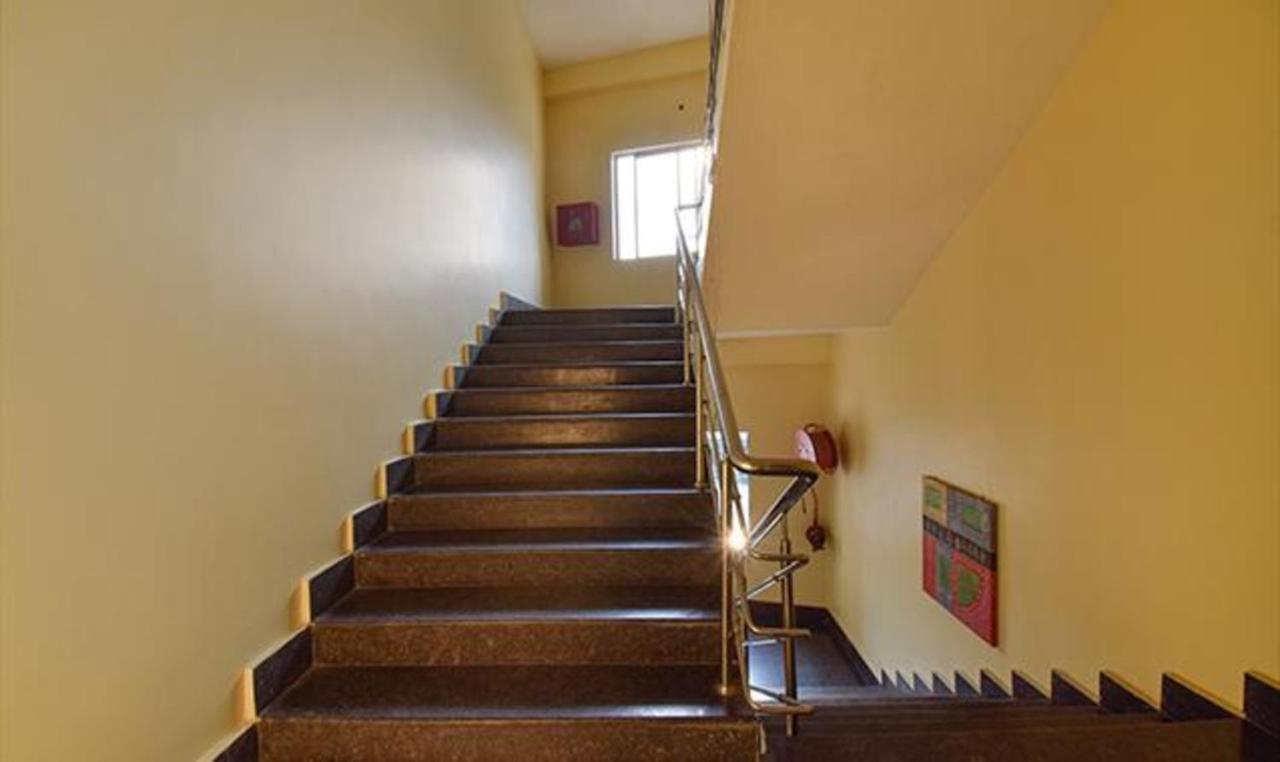 Fabhotel Rr Suites Guwahati Bagian luar foto